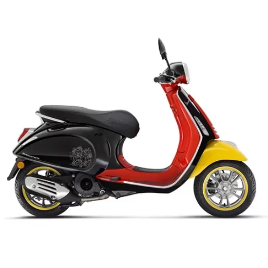 Poza cu Vespa Mickey Mouse 50 '23